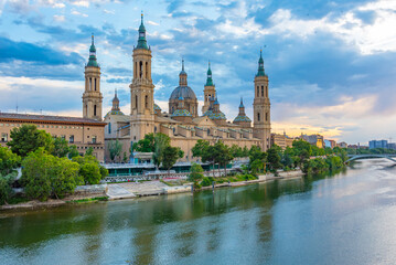 Poster - Sunset view of the basilica de nuestra senora de pilar in Zaragoza, Spain