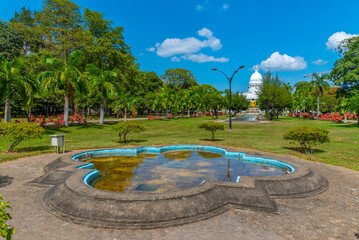 Poster - Colombo municipal council viewed from Viharamahadevi Park in Sri Lanka