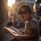 Fototapeta Dinusie - niño leyendo periodico en la callle