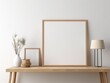 © Sönke Hayen - Mockup, hölzernes Bilderrahmen-Modell an der Wand im modernen Interieur. Grafikvorlage für Kunstwerke, Gemälde, Fotos oder Poster in der Innenarchitektur, generative AI