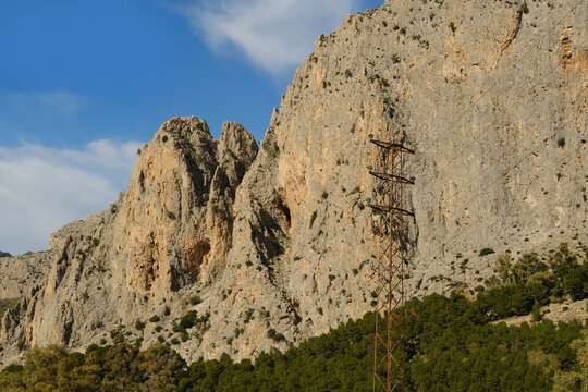 limestone cliffs el chorro gorge, views mountains andalusia, spain, famous area, popular rock climbi