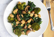 sauteed spinach , mushrooms and chicken with broccoli