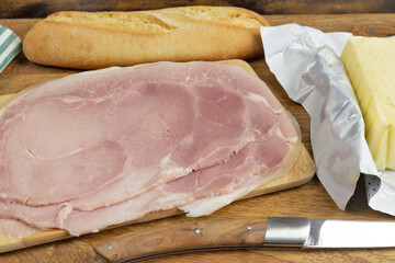 Sticker - tranches de jambon, en gros plan, sur une table