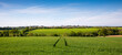 Paysage de campagne au printemps dans les champs de France.