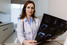 Neurologist technology medical test brain check up expert scrutiny 