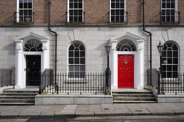 Canvas Print - Georgian style architecture, townhouses used as residence or offices