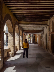 Wall Mural - Paseando por las calles de Alcañiz (Teruel-España)