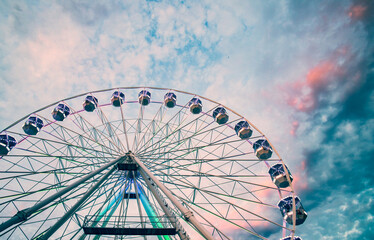 Wall Mural - ferries wheel and sunset sky