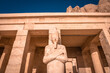 Statuen im Tempel der Königin Hatschepsut, Luxor.