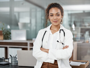 Aufkleber - Qualified and confident. Cropped portrait of an attractive young female doctor standing with her arms folded in the office.