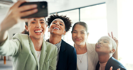Aufkleber - Selfie, friends and diversity with woman friends posing for a profile picture together in the office at work. Social media, partnership and teamwork with female colleague group taking a photograph