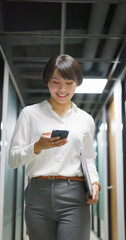 Sticker - businesswoman walk in corridor