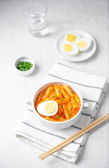 Canvas Print - Tteokbokki. Traditional korean rice sticks in hot spicy sauce