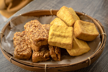 Indonesian Fried Tempeh and Fried Tofu