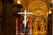 La Semana Santa andaluza es una celebración religiosa que se lleva a cabo durante la semana anterior a la Pascua, con procesiones de imágenes religiosas y música en vivo.