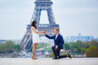 © Ekaterina Pokrovsky - Romantic engagement in Paris