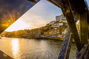 Canvas Print - Coucher de soleil sur les quais de ribeira de Porto depuis le Pont Dom-Luís I