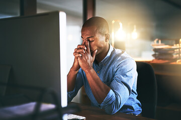 Fototapete - Black man in business, night and stress headache with computer glitch, software problem and burnout. Male professional with migraine, brain fog and working late, frustrated with 404 and crisis
