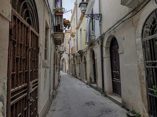 Canvas Print - ortigia syracuse old buildings street view Sicily on sunny day