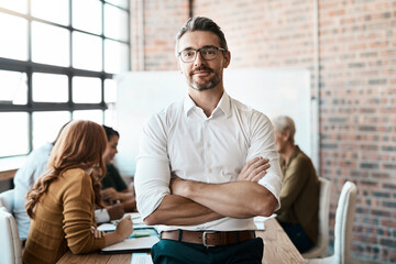 Aufkleber - Portrait, leader and man with arms crossed, startup success and manager with teamwork. Face, male employee and entrepreneur with confidence, collaboration and leadership with new project and meeting