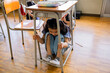学校の授業中に地震が発生　大震災　小学校　小学生