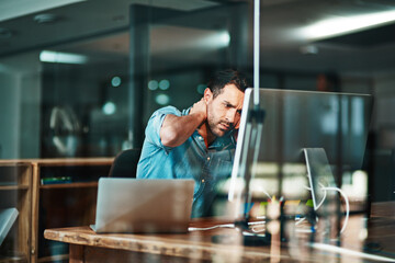 Fototapete - Business man, phone call and stress at computer in office for mistake, problem and anxiety of fail, error or bad news. Frustrated, confused and worried worker talking on telephone, desktop and crisis