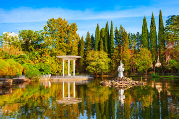 Wall Mural - Rotunda in Sochi Arboretum park