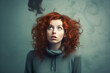 © KNOPP VISION - Frau schaut verwirrt KI