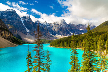 Canvas Print - Lake Moraine, Banff National Park