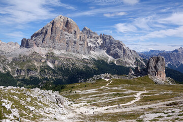 Wall Mural - Cinque Torri und Tofana di Rozes in den Dolomiten