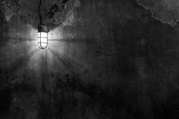 Aufkleber - worn grunge wall with light