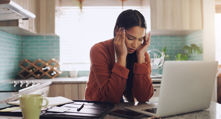 Aufkleber - Freelance, headache and female on laptop in kitchen frustrated, anxiety and internet delay in her home. Remote work, stress and lady freelancer with migraine, 404 or online problem, glitch or report