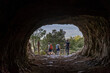 Wanderurlaub auf Sardinien, Italien: Wandern im Osten der Insel bei Dorgali - der alte Tunnel Galleria Etza durchs Gebirge zum Meer oder ins Oddoene Tal, frei Frauen, Wanderinnen