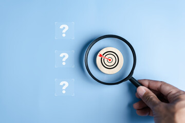Aufkleber - Magnifier focus to target solution target which among question icon, successful business and thinking solution strategy concept.