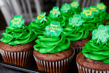 Happy Saint St. Patrick’s Day Chocolate Cupcakes Irish Luck Four-leaf Clover Sayings Green Frosting