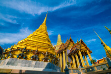 Golden Pagoda Of Wat Phra Kaew Emerald Temple Sightseeing Travel Religion