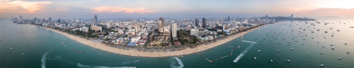Canvas Print - Aerial view of Central Pattaya beach in Chonburi, Thailand