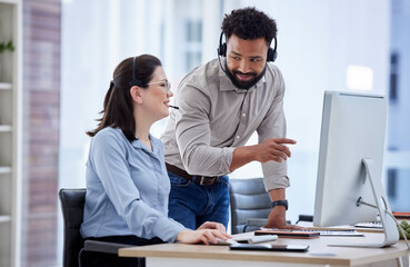 Aufkleber - Call center, manager and woman with telemarketing, help and advice with conversation, explain system and computer. Happy man, supervisor and agent in a workplace, customer service and tech support