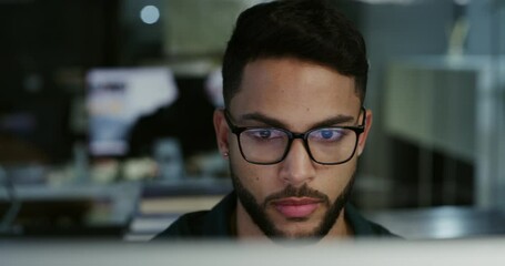 Leinwandbilder - Computer, night and male developer working in the office developing an online website project. Technology, business and professional man coder doing coding research on a pc in workplace for overtime.