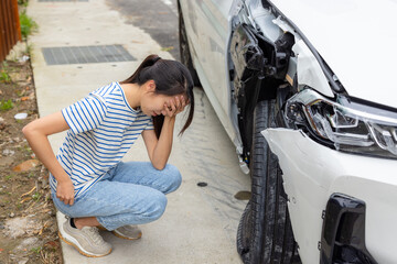 Wall Mural - Woman come across the car crash on road