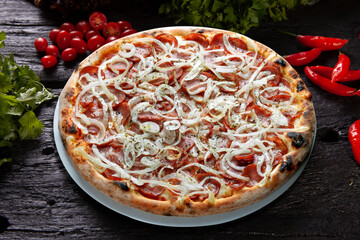 Wall Mural - pepperoni pizza with onions