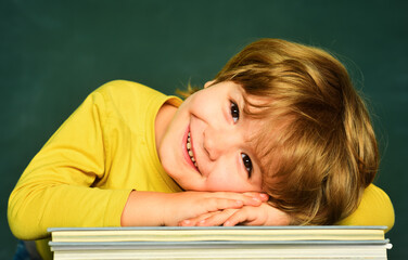 Fototapete - Happy school kids. School dream. Daydreamer school child. Dreams and imagination. Dreamy school kid face.