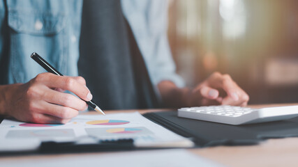 Aufkleber - statistical analyst using calculator to calculate and read reports, graphs and charts, business statistics ,Analysis and improvement of corporate strategy ,Statistics and Data Concepts