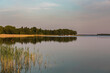 Jezioro Mamry. Przystań nad mazurskim jeziorem.