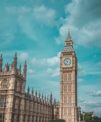 Canvas Print - Vertical shot of the Big Ben at the north end of the Palace of Westminster in London, England