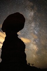 Poster - Balanced Rock's silhouette against the background of the starry sky. Arches National Park, USA.