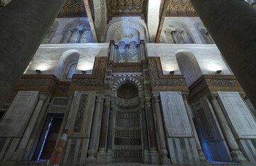 Canvas Print - Low-angle shot of the inside of the ancient cathedral