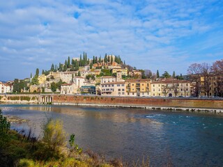 Poster - Beautiful landscape of the buildings at the shore in Verona