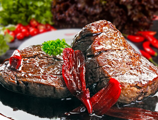 Sticker - Filet mignon with red wine sauce