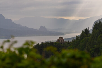 Wall Mural - Morning light over the Columbia River Gorge and Vista House at Crown Point, Oregon